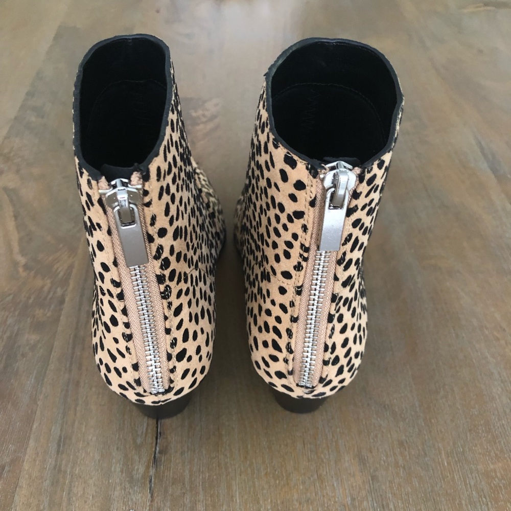 ❌SOLD ❌ Leopard Boots - Picture 5 of 8